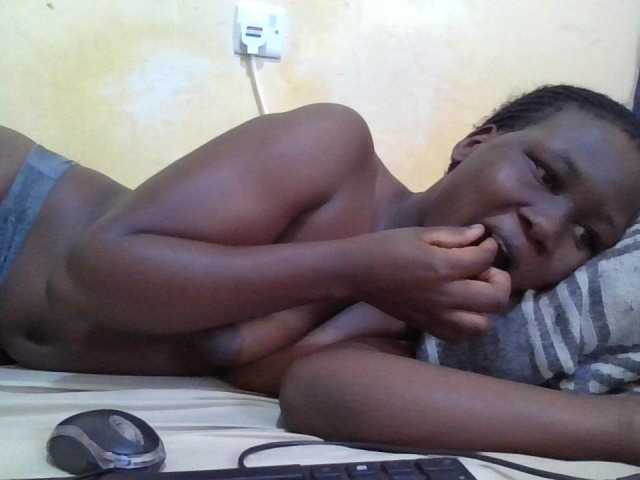 ebony-vannilah live cam on BongaCams
