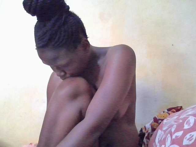 ebony-vannilah live cam on BongaCams
