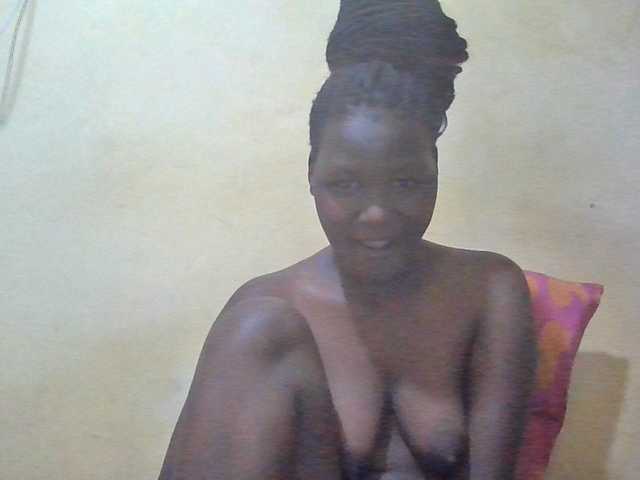 ebony-vannilah live cam on BongaCams