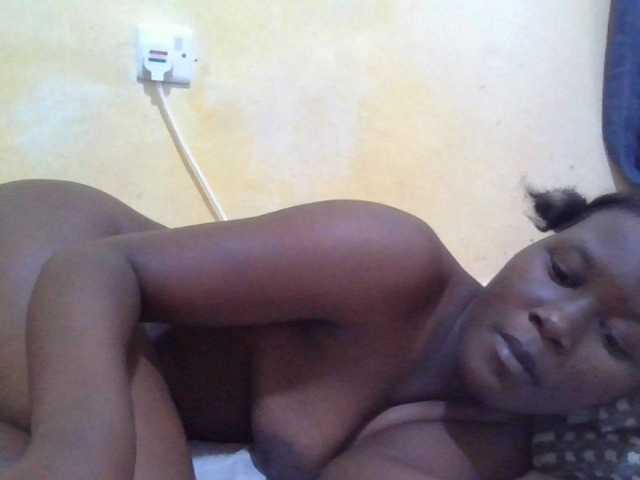 ebony-vannilah live cam on BongaCams