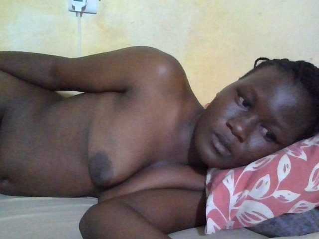 ebony-vannilah live cam on BongaCams