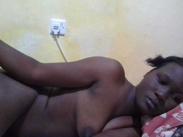 ebony-vannilah live cam on BongaCams