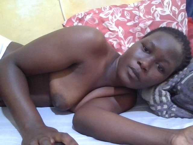ebony-vannilah live cam on BongaCams
