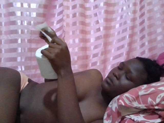 ebony-vannilah live cam on BongaCams