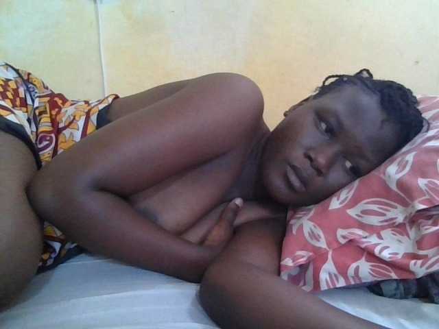 ebony-vannilah live cam on BongaCams
