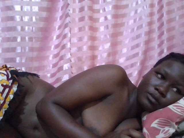 ebony-vannilah live cam on BongaCams