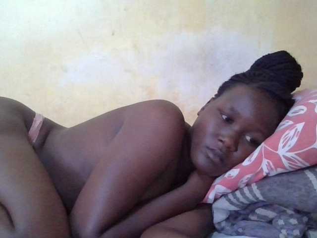 ebony-vannilah live cam on BongaCams