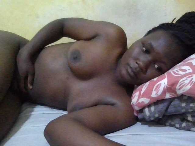ebony-vannilah live cam on BongaCams