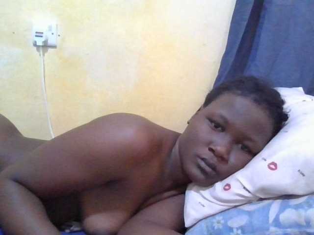 ebony-vannilah live cam on BongaCams