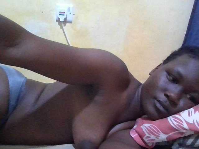ebony-vannilah live cam on BongaCams