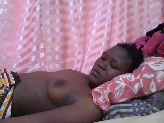 ebony-vannilah live cam on BongaCams