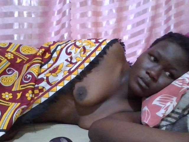 ebony-vannilah live cam on BongaCams
