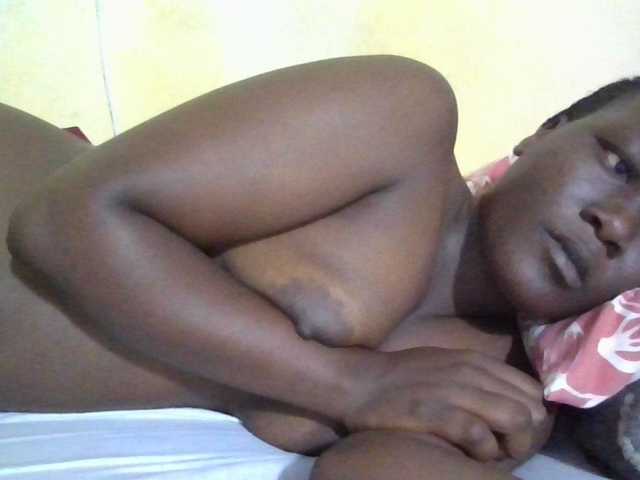 ebony-vannilah live cam on BongaCams