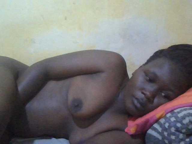 ebony-vannilah live cam on BongaCams