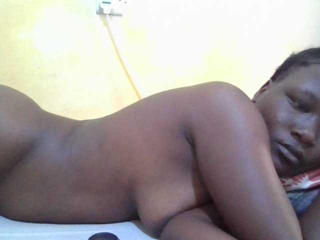 ebony-vannilah live cam on BongaCams