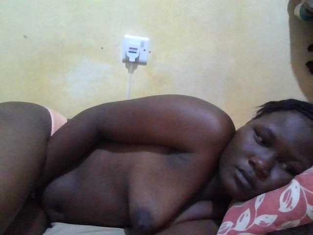 ebony-vannilah live cam on BongaCams