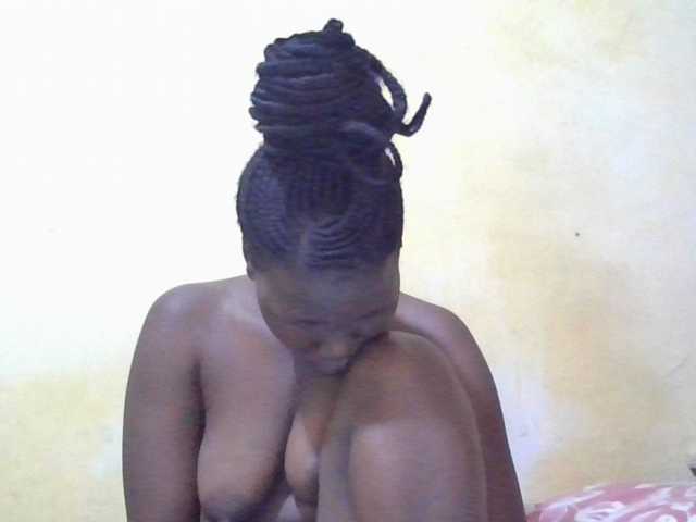 ebony-vannilah live cam on BongaCams