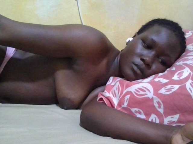 ebony-vannilah live cam on BongaCams