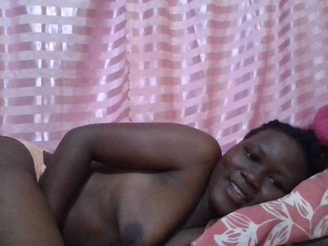 ebony-vannilah live cam on BongaCams