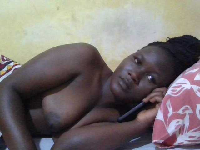 ebony-vannilah live cam on BongaCams