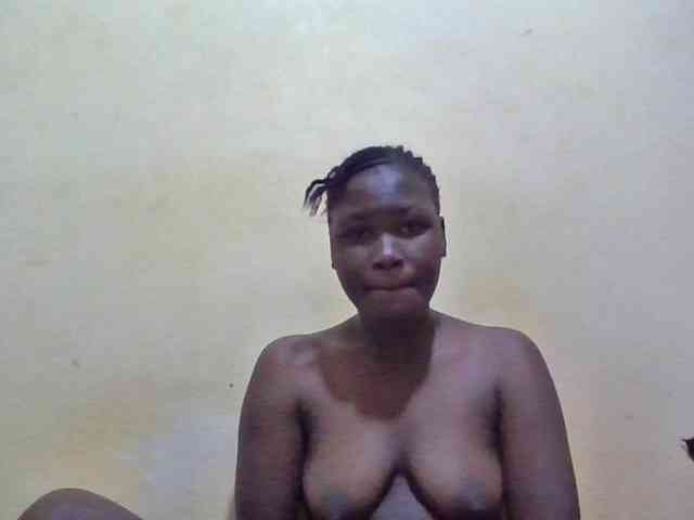 Model: ebony-vannilah