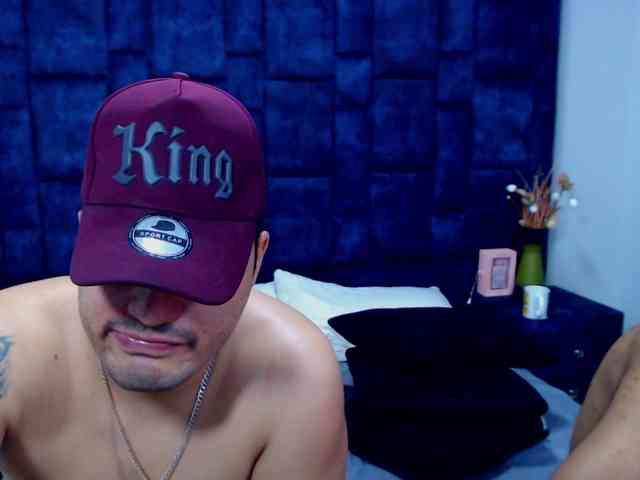 Groupnolimits's cam show statistics and live stream