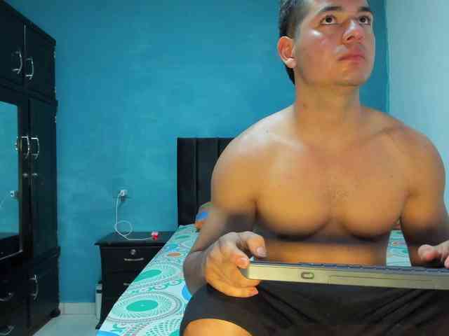 VincentSavage777 Sex Cam Show