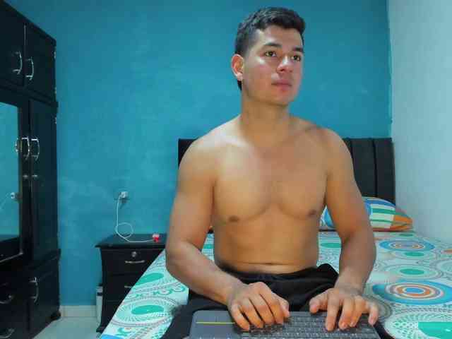 VincentSavage777 Sex Cam Show