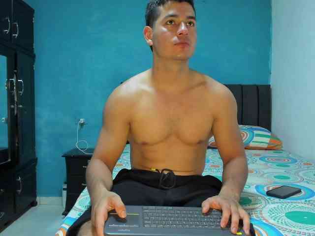 VincentSavage777 Sex Cam Show