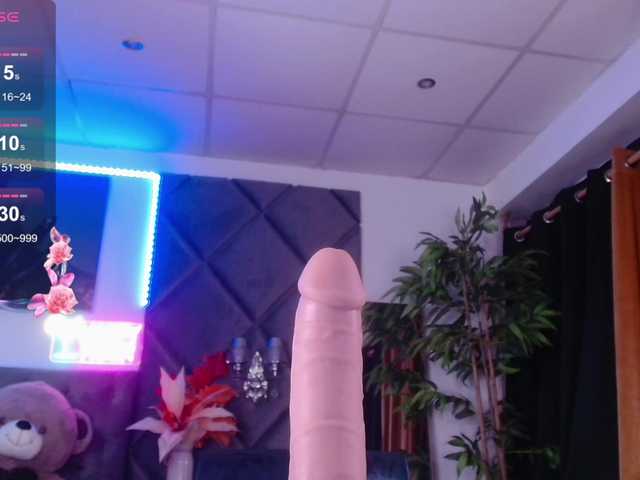 CarolinaPetra's BongaCams show and profile