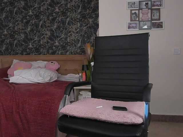 ZuriSaint live cam on BongaCams