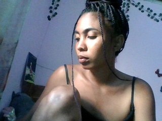 KeziahFayah's Live Webcam