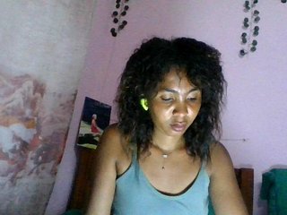 KeziahFayah's Live Webcam