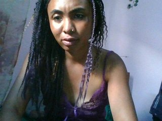 KeziahFayah's Live Webcam