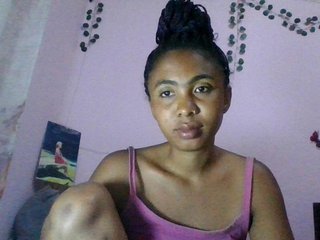 KeziahFayah's Live Webcam