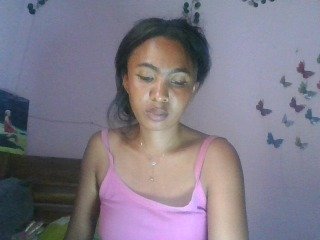 KeziahFayah's Live Webcam