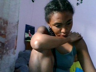 KeziahFayah's Live Webcam