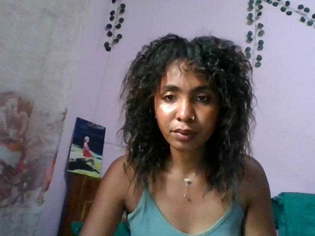 KeziahFayah live cam preview
