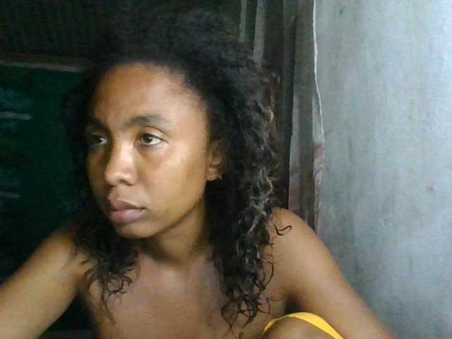 EvahMorgane, une amatrice française avec qui discuter et avoir du sexe