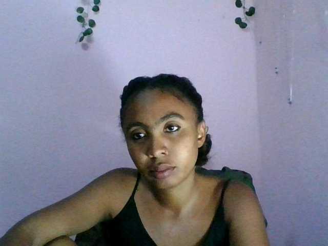 KeziahFayah live webcam show