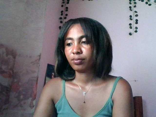 KeziahFayah live cam preview