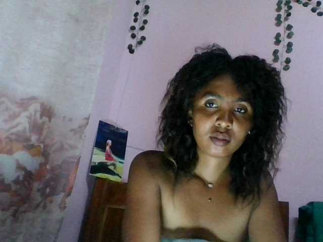 KeziahFayah live cam