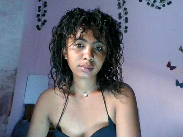 KeziahFayah live cam preview