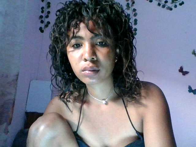 KeziahFayah live cam preview