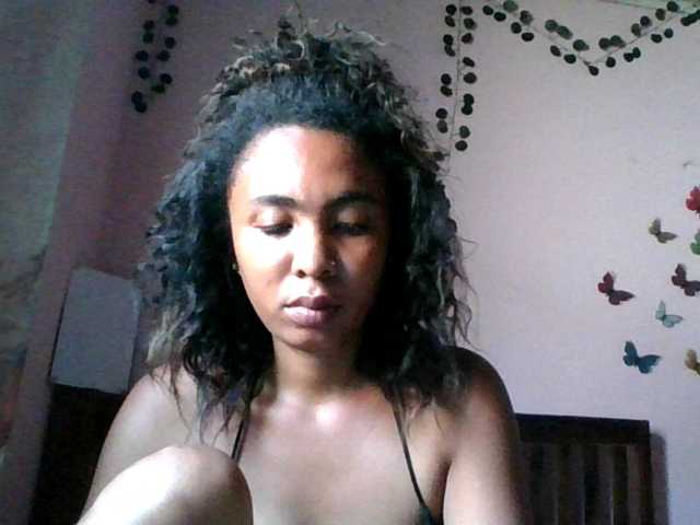 KeziahFayah live cam preview