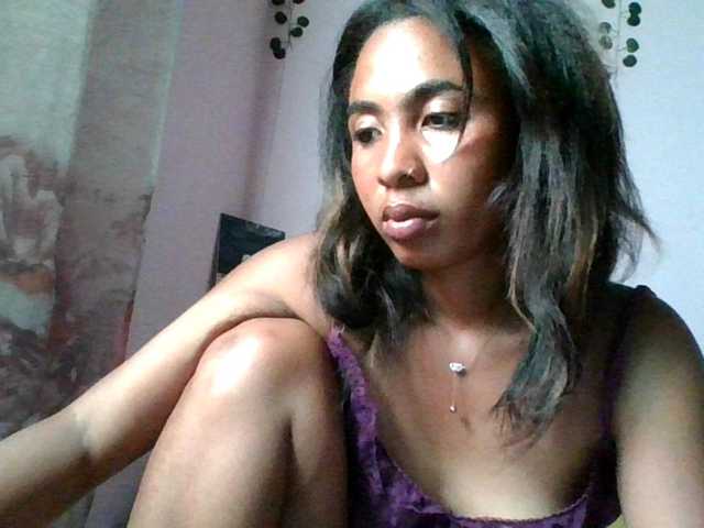 KeziahFayah live cam preview