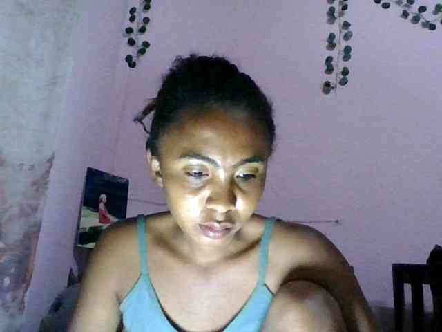 KeziahFayah webcam