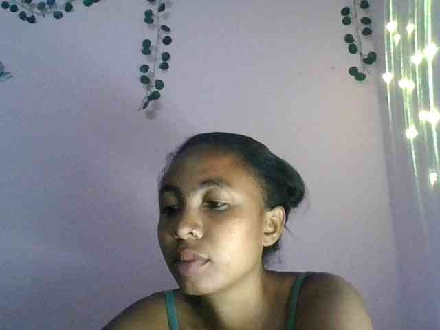 KeziahFayah webcam