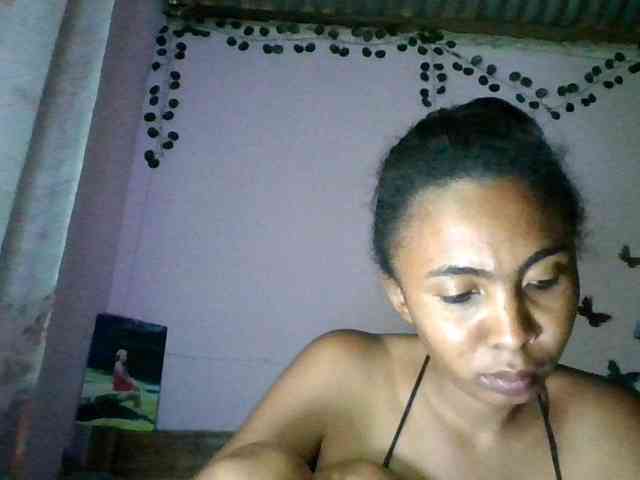 KeziahFayah webcam
