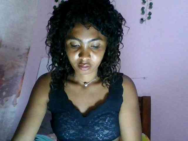 KeziahFayah webcam